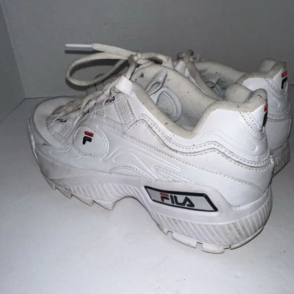 Fila Women's Disruptor II Premium‎ White Leather Athletics Size 9.5